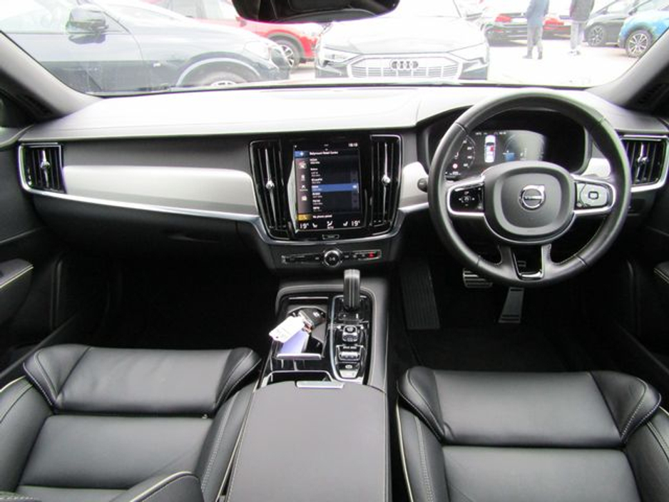 2021 Volvo S90 - image 11