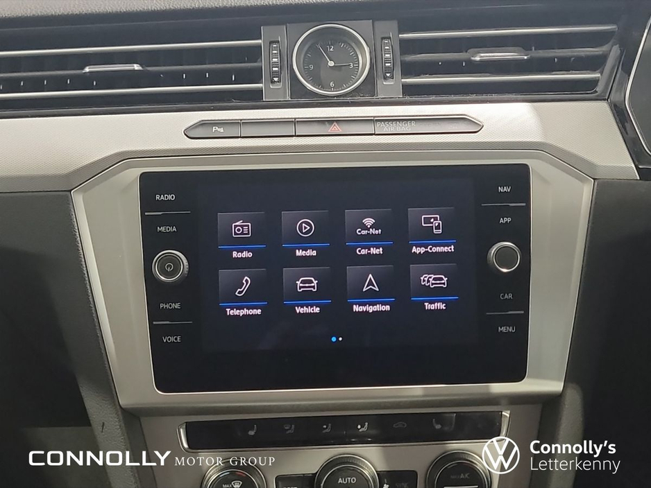 2019 Volkswagen Passat - image 8