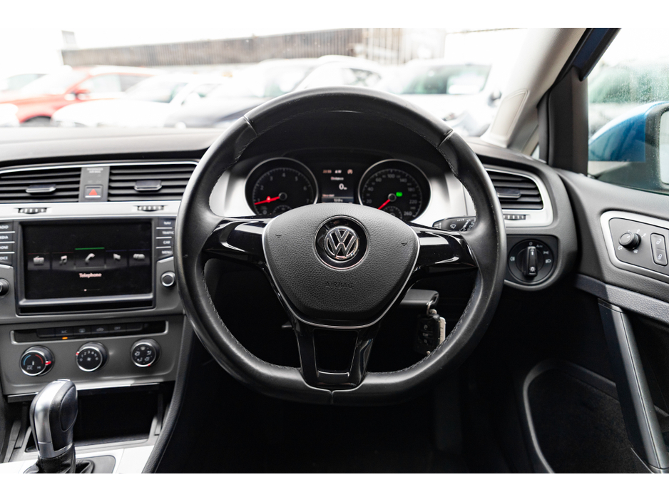 2016 Volkswagen Golf - image 12
