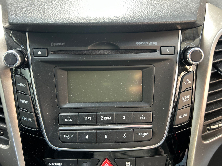 2016 Hyundai i30 - image 14