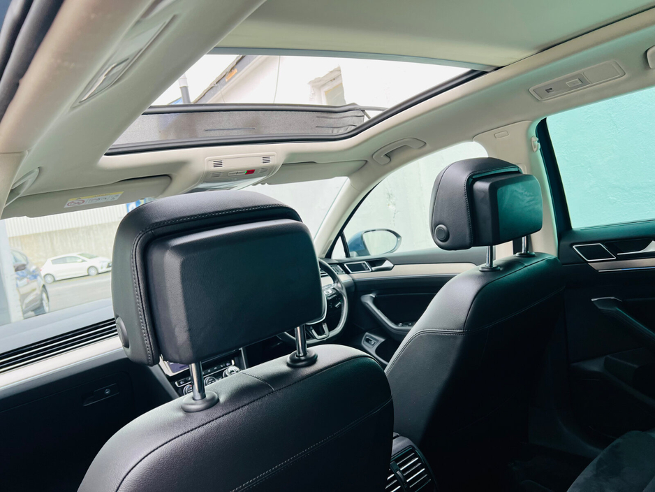 2018 Volkswagen Passat - image 7