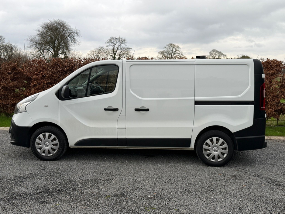 2019 Renault Trafic - image 6