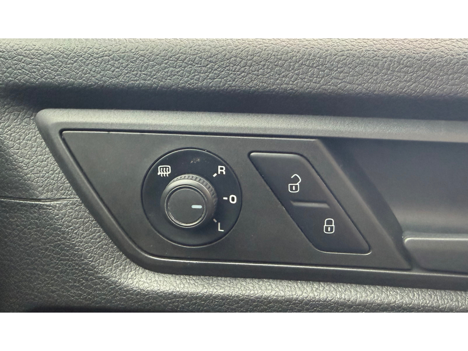 2019 Volkswagen Caddy - image 16