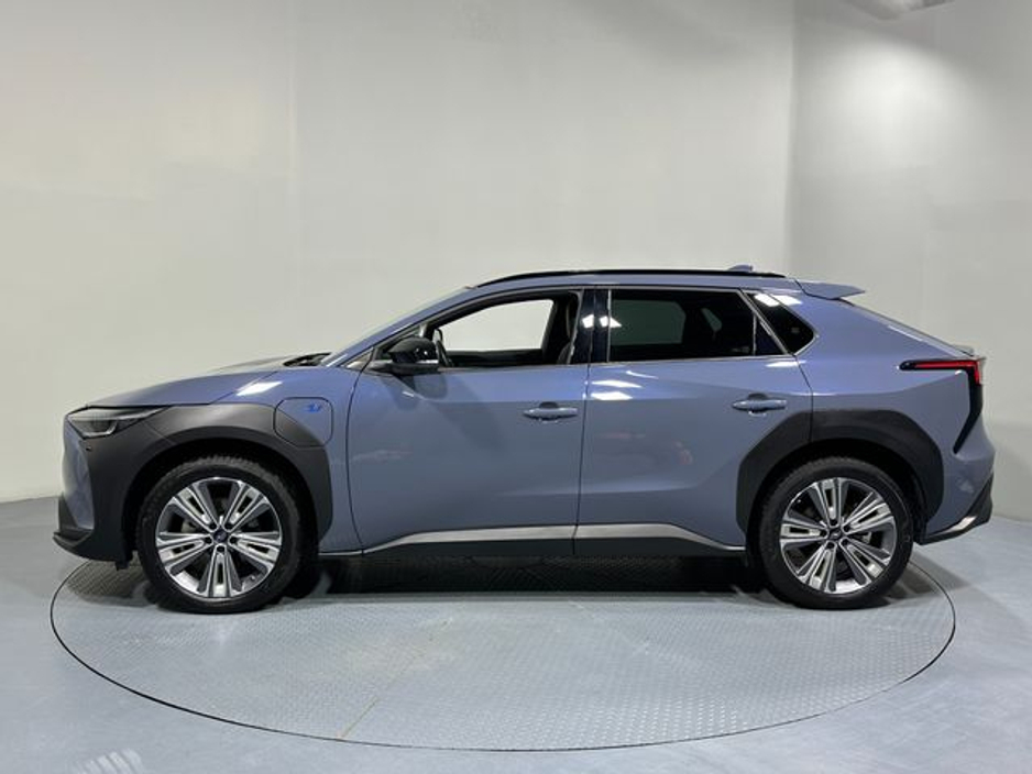 2024 Toyota bZ4X - image 4