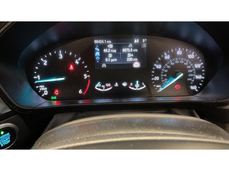 2019 Ford Focus - image 9