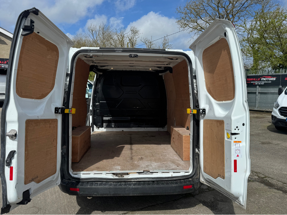2022 Ford Transit Custom - image 6