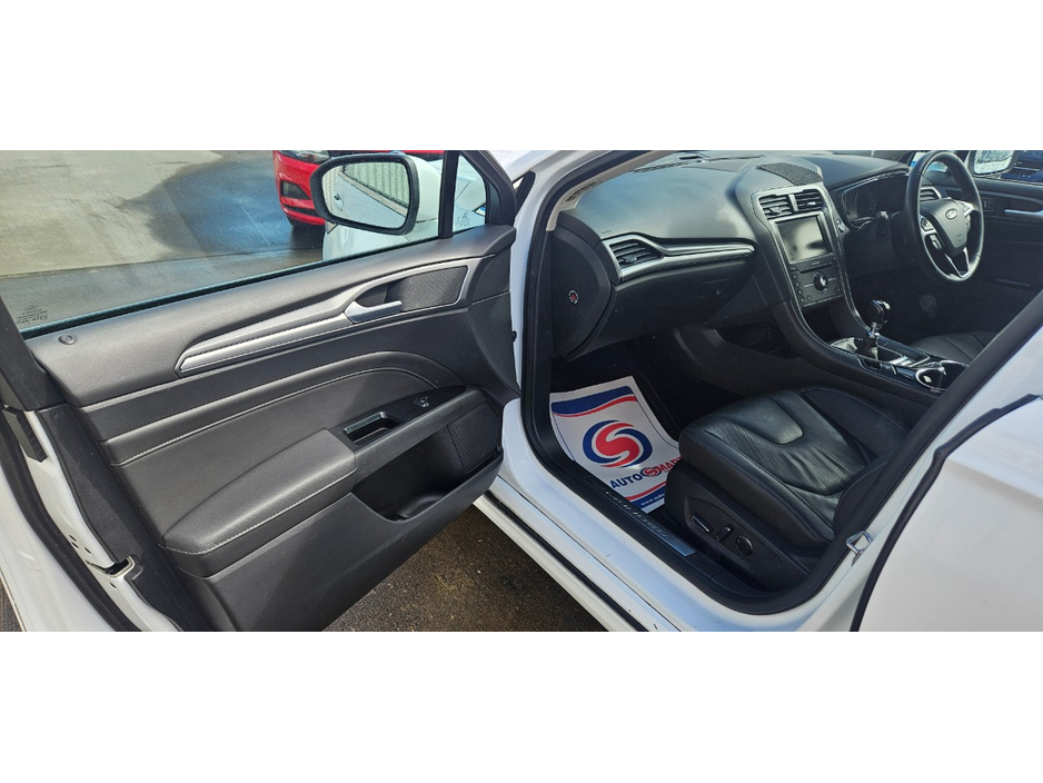 2016 Ford Mondeo - image 20