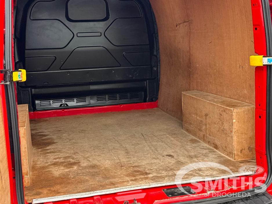 2022 Ford Transit Custom - image 27