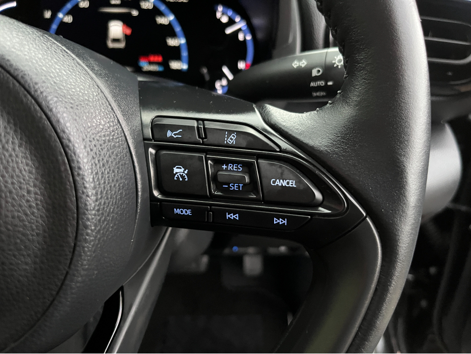 2023 Toyota Yaris Cross Z ADVENTURE HYBRID AUTOMATIC 1.5 PETROL //HEATED SEATS AND STEERING WHEEL//REVERSE CAMERA//ADAPTIVE CRUISE CONTROL// €28,950