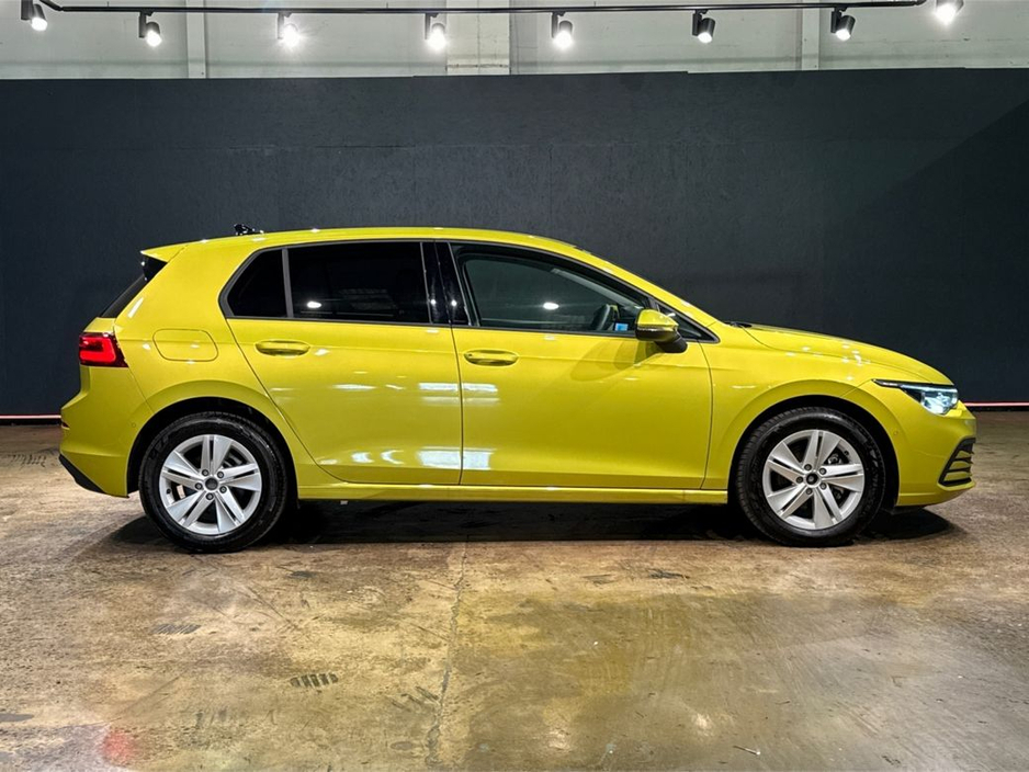 2024 Volkswagen Golf - image 2