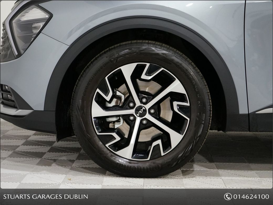 2025 Kia Sportage - image 9