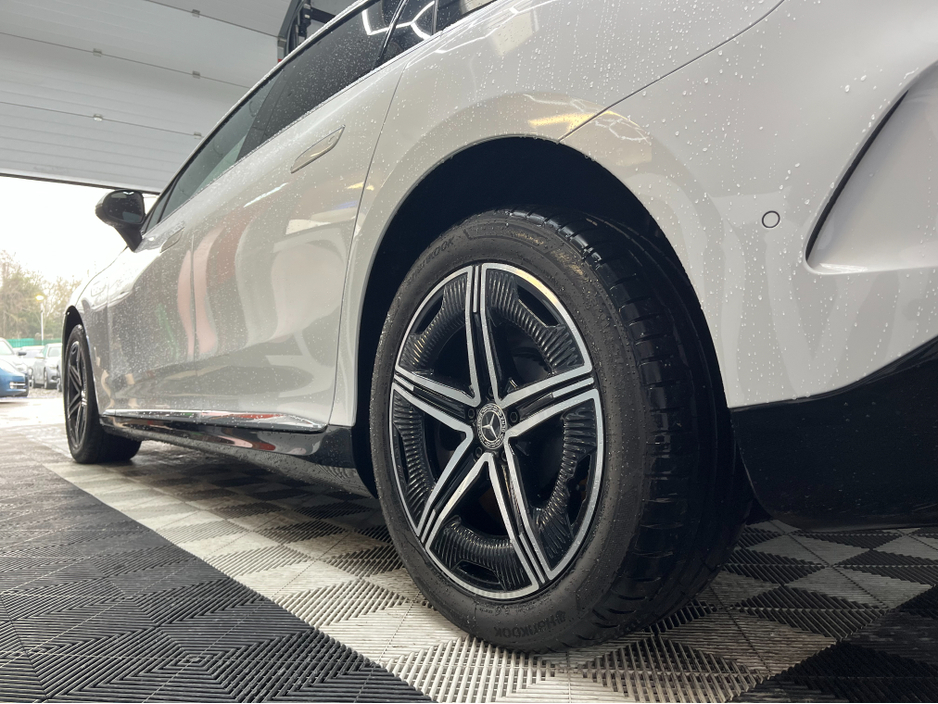 2022 Mercedes-Benz EQE €41950 2022 MERCEDES-BENZ EQE 350+ / CRUISE CONTROL / 360° PARKING CAMERA / ELECTRIC MEMORY HEATED & MASSAGING SEATS / AMBIENT LIGHTS / PADDLE SHIFTERS / APPLE CARPLAY / PANORAMIC SUNROOF €41,950