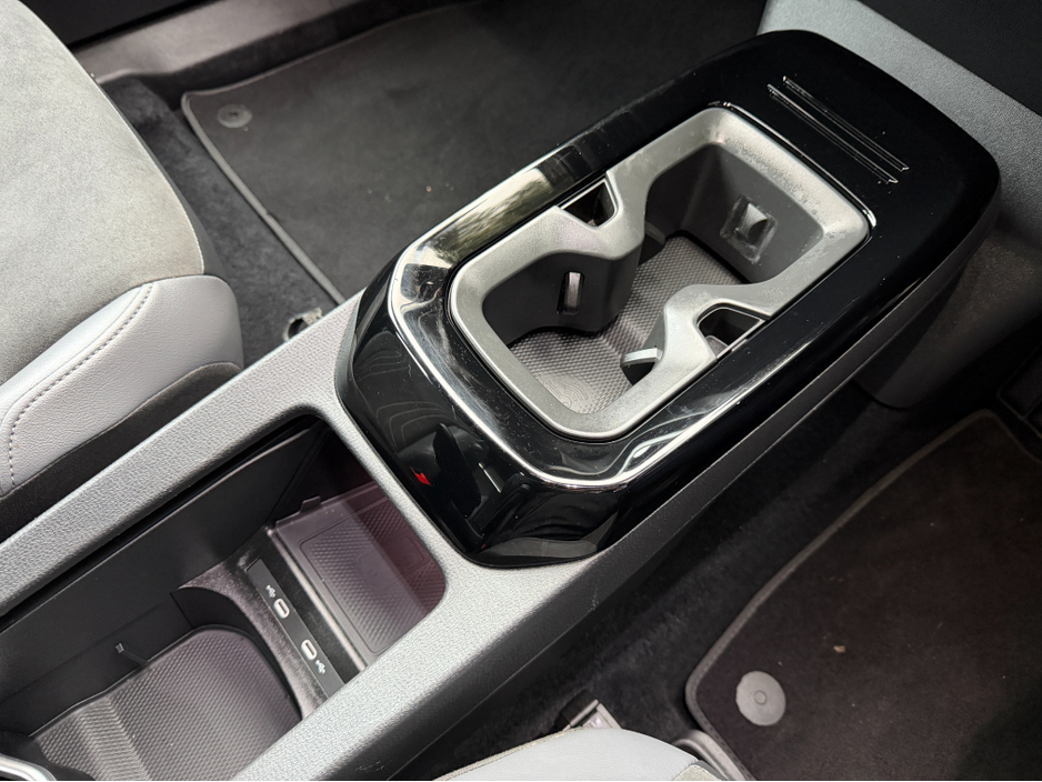 2023 Volkswagen ID.4 - image 19