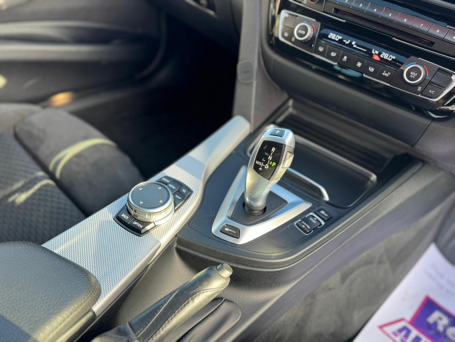 2016 BMW 3 Series - image 22