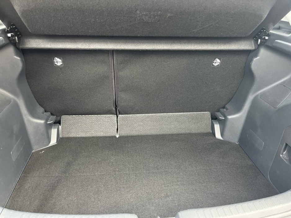 2024 Toyota Yaris - image 10