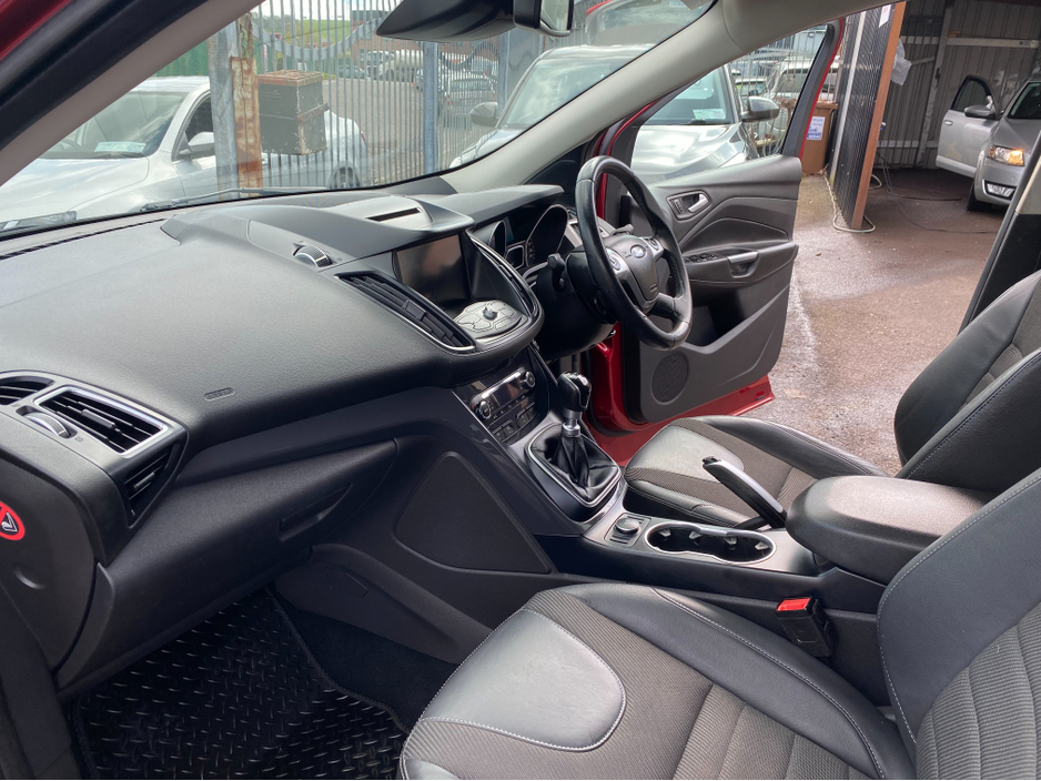 2016 Ford Kuga - image 13