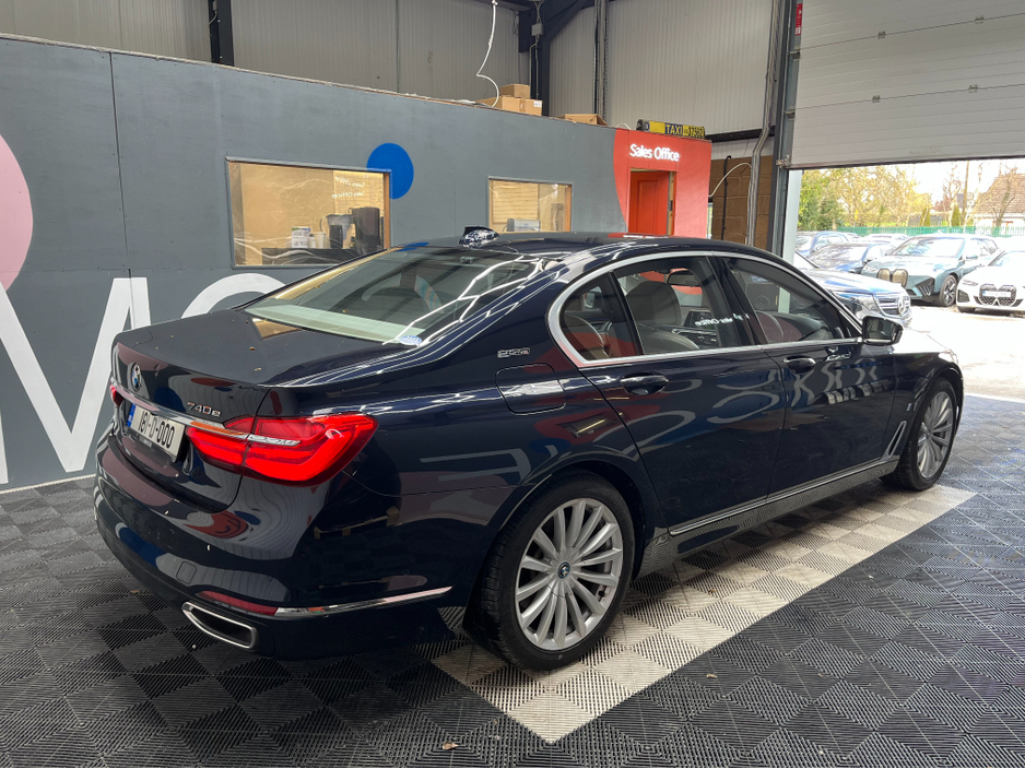 2018 BMW 7 Series - image 2