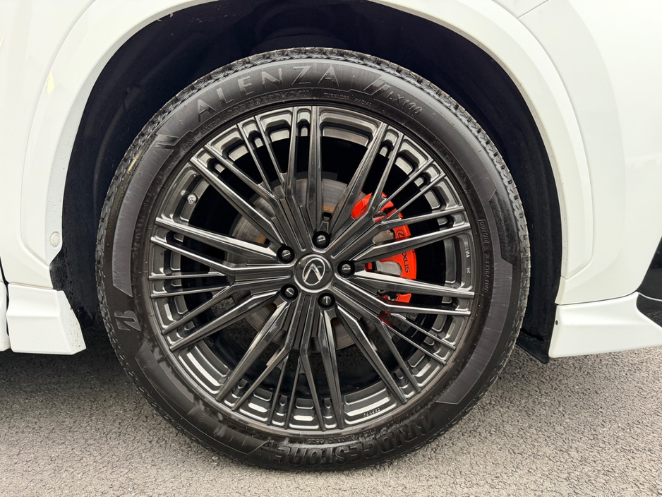 2023 Lexus NX 450 h+ - image 12