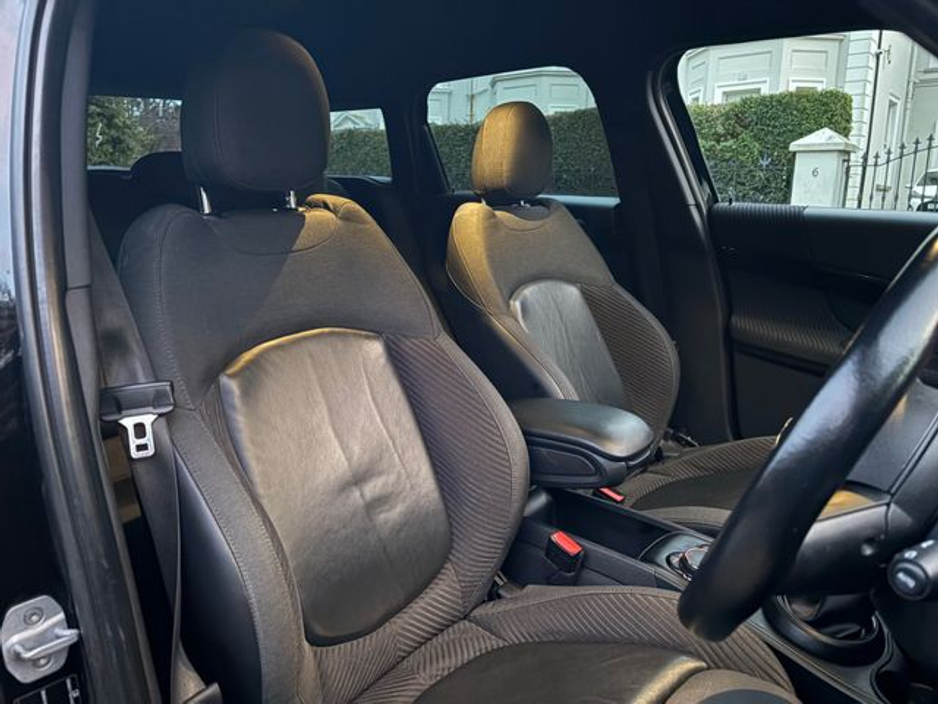 2017 MINI Hatch - image 12