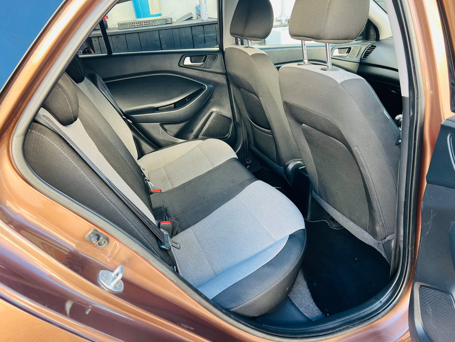 2016 Hyundai i20 - image 6