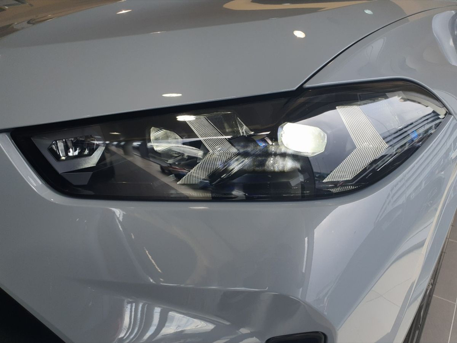 2026 BMW X5 - image 11