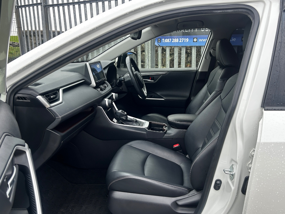 2019 Toyota Rav4 - image 3