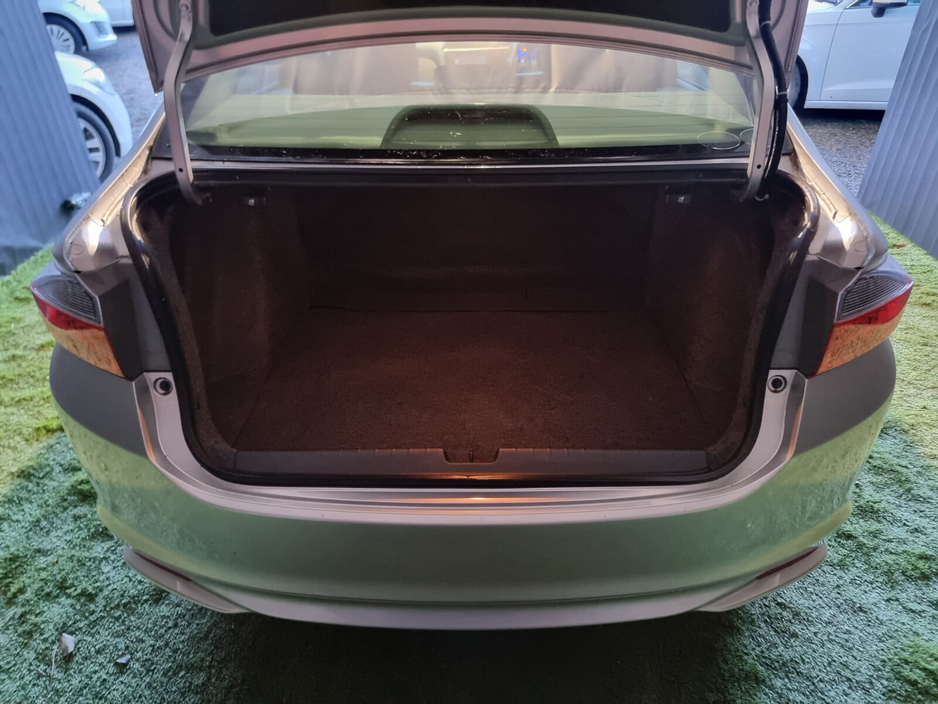 2015 Honda Grace - image 7