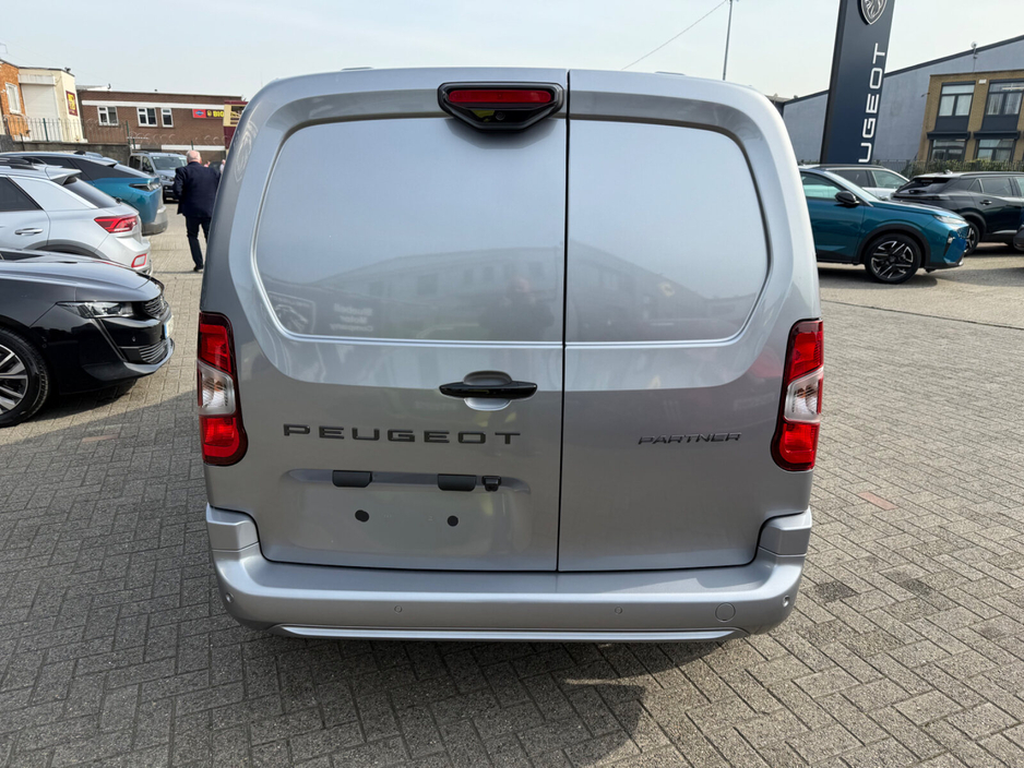 2026 Peugeot Partner - image 5