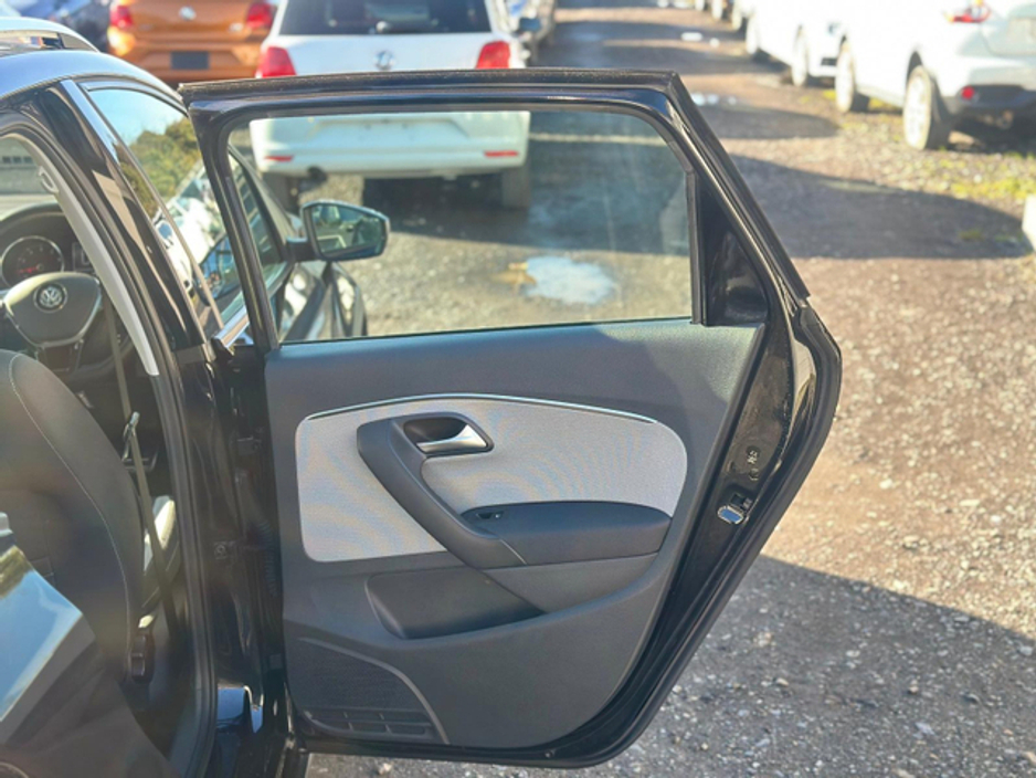 2016 Volkswagen Polo - image 7