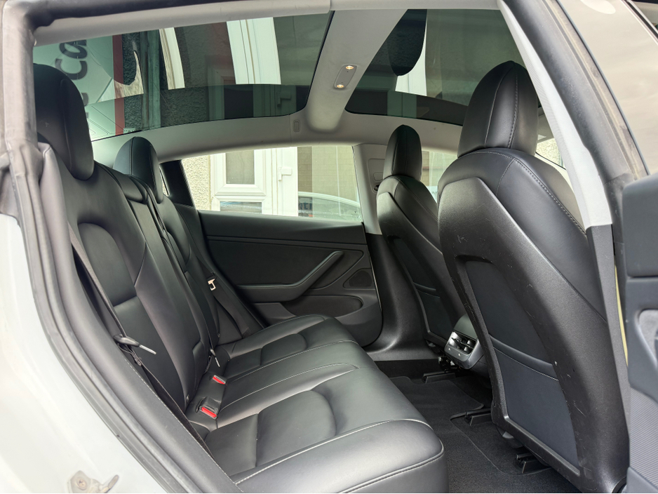 2019 Tesla Model 3 - image 9