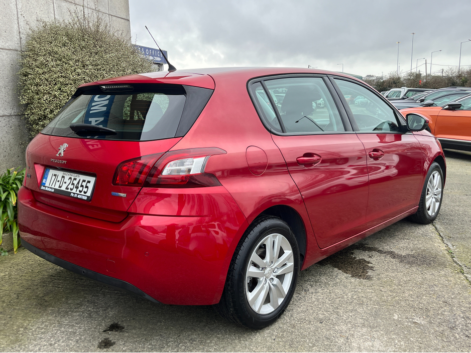 2017 Peugeot 308 - image 4