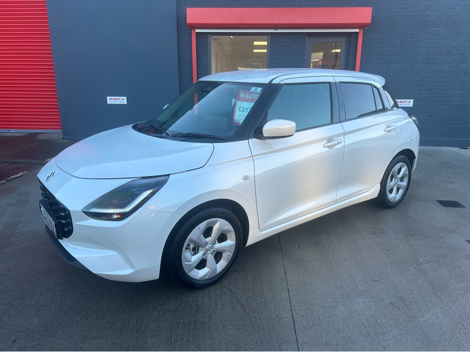 2025 Suzuki Swift 1.2 HYBRID MOTION 5DR ONLY 200KM €21,750