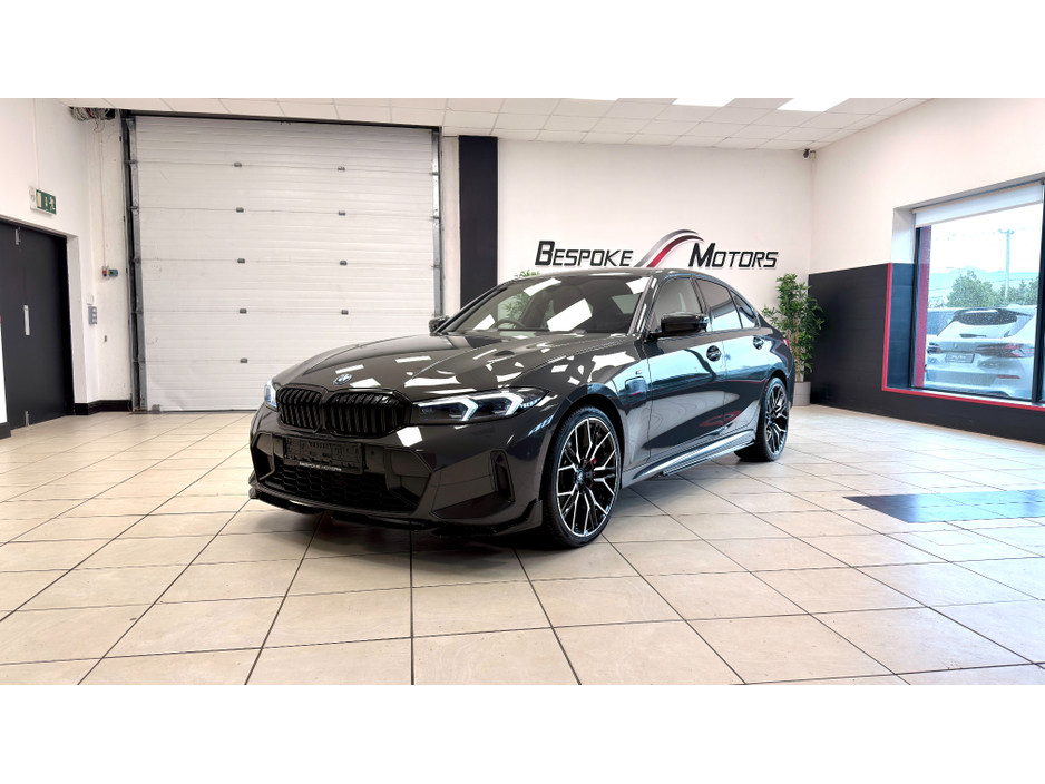 2024 BMW 3 Series - image 24