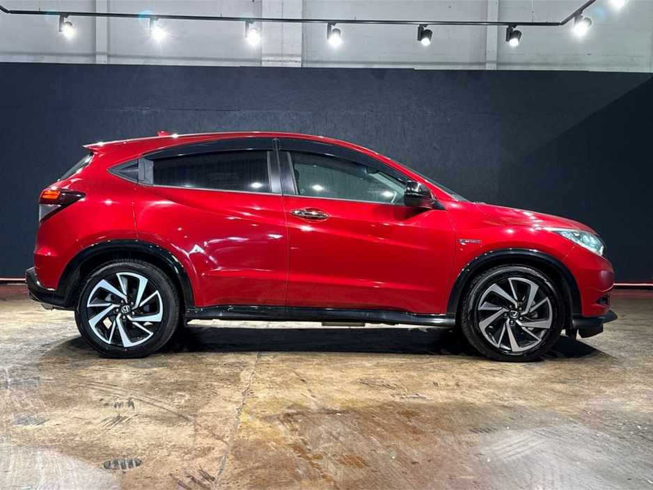 2017 Honda Vezel - image 2