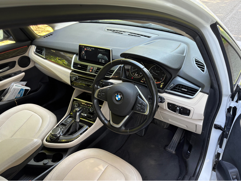 2015 BMW 2 Series Gran Tourer - image 10