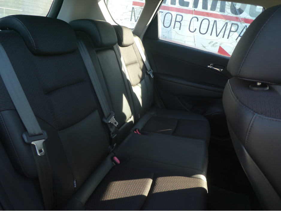 2010 Hyundai i30 - image 8
