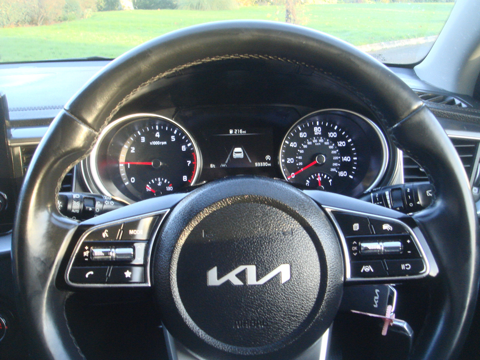 2022 Kia Ceed - image 8