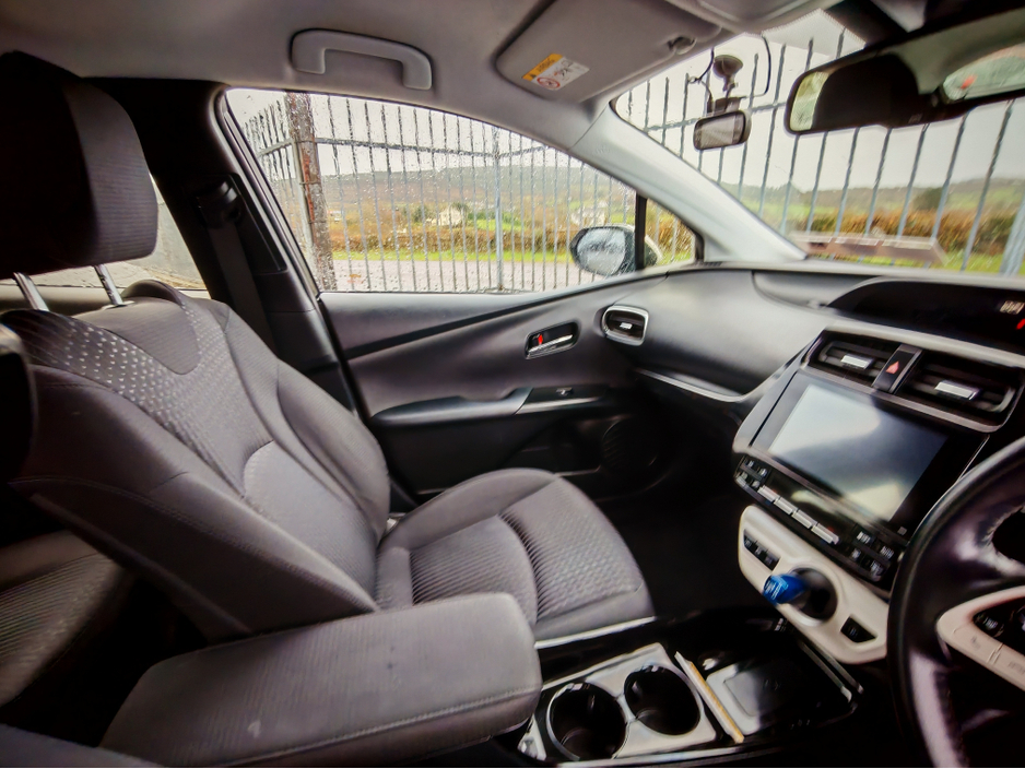 2018 Toyota Prius - image 9