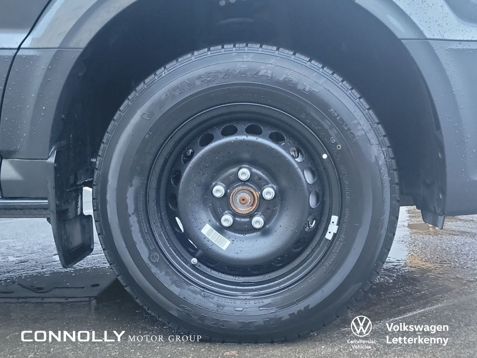 2026 Volkswagen Crafter CR35 Panel van Highline MWB 177HP 2.0 TDI 8sp Automatic FWD €48,740