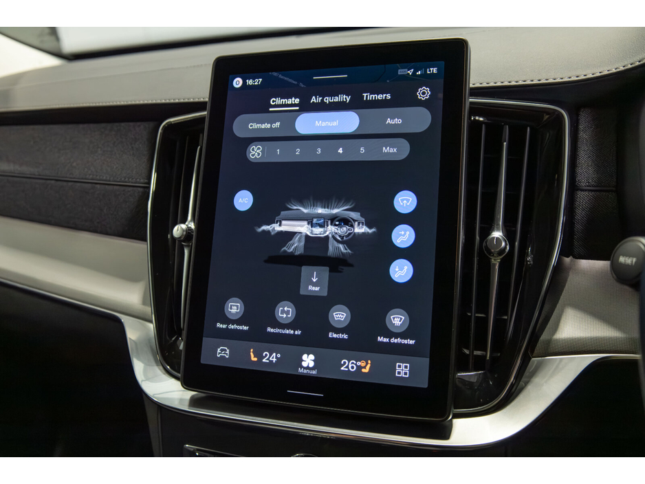 2025 Volvo XC90 - image 21