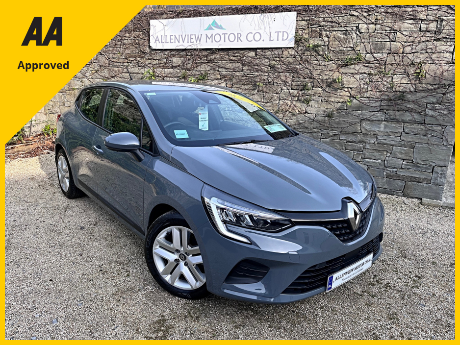 2022 Renault Clio - image 2