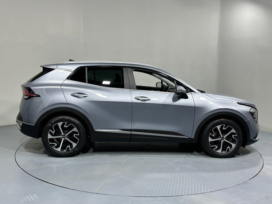 2023 Kia Sportage - image 8