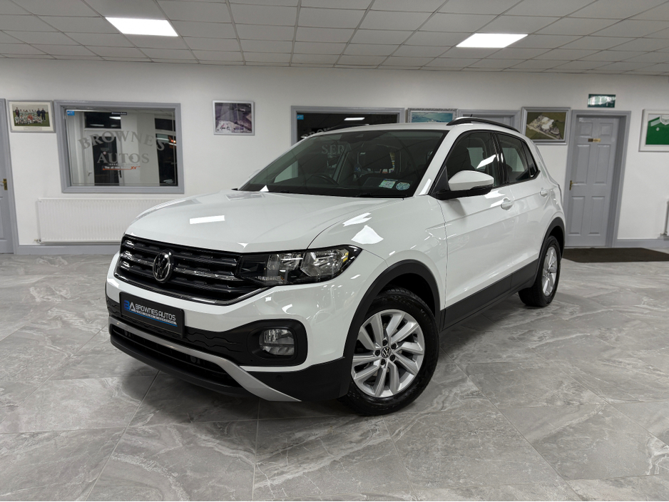 2021 Volkswagen T-Cross - image 2