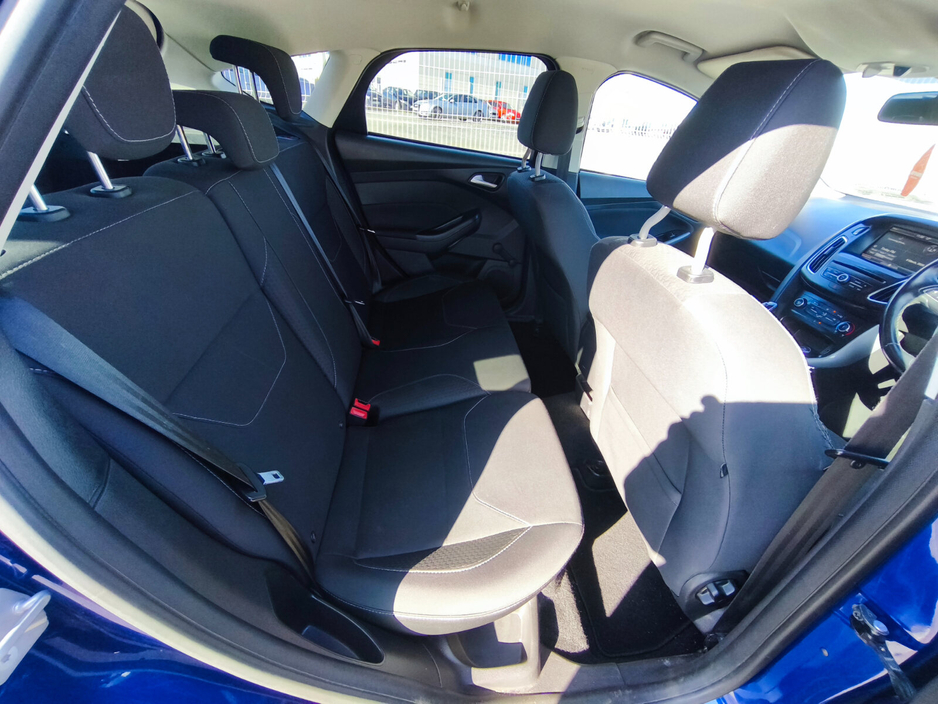 2015 Ford Focus - image 10