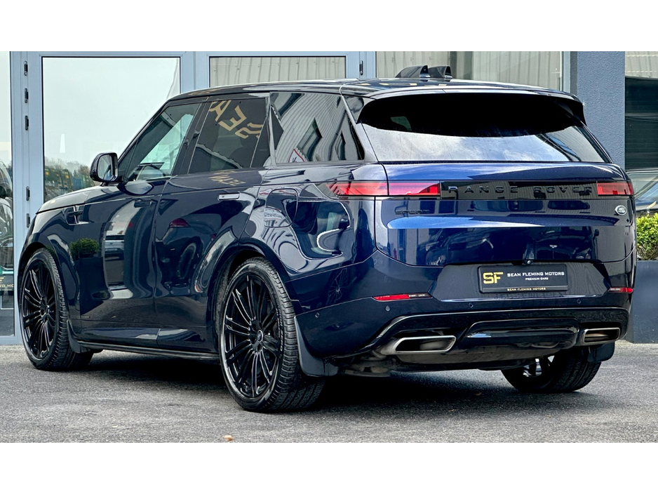 2023 Land Rover Range Rover Sport - image 3