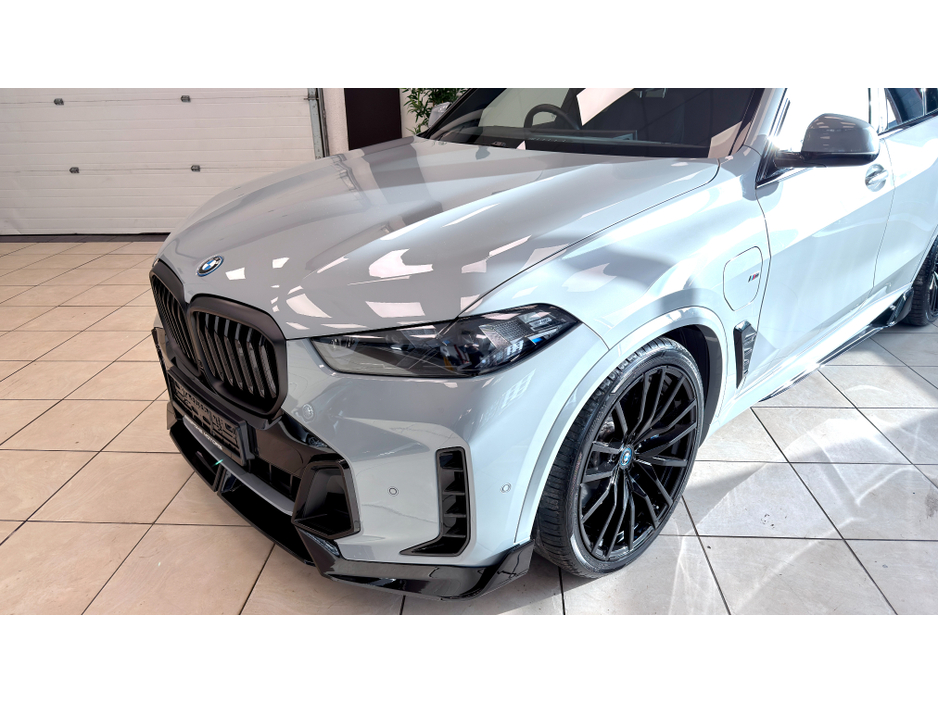 2023 BMW X5 50E MSPORT PRO €80,995