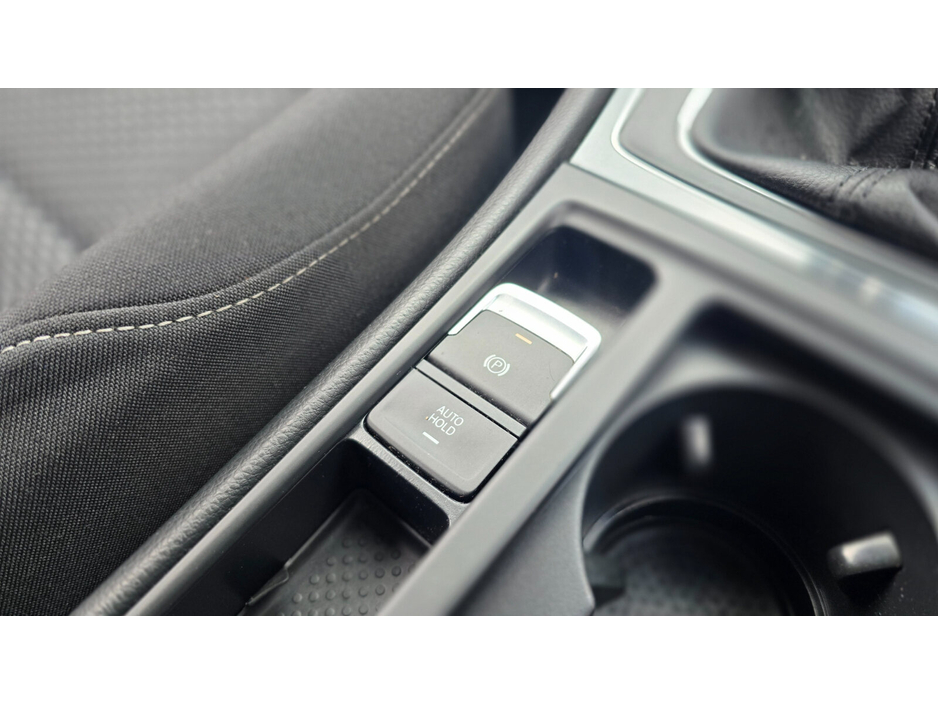 2018 Volkswagen Golf - image 17