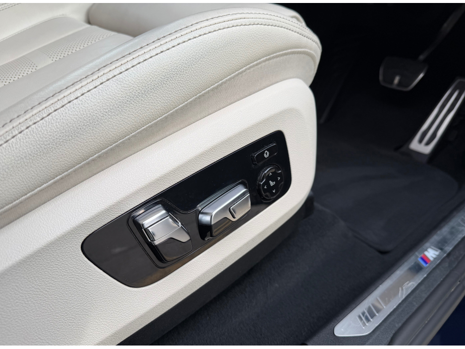 2022 BMW X5 - image 33