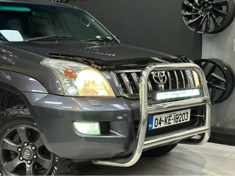 2004 Toyota Landcruiser - image 3