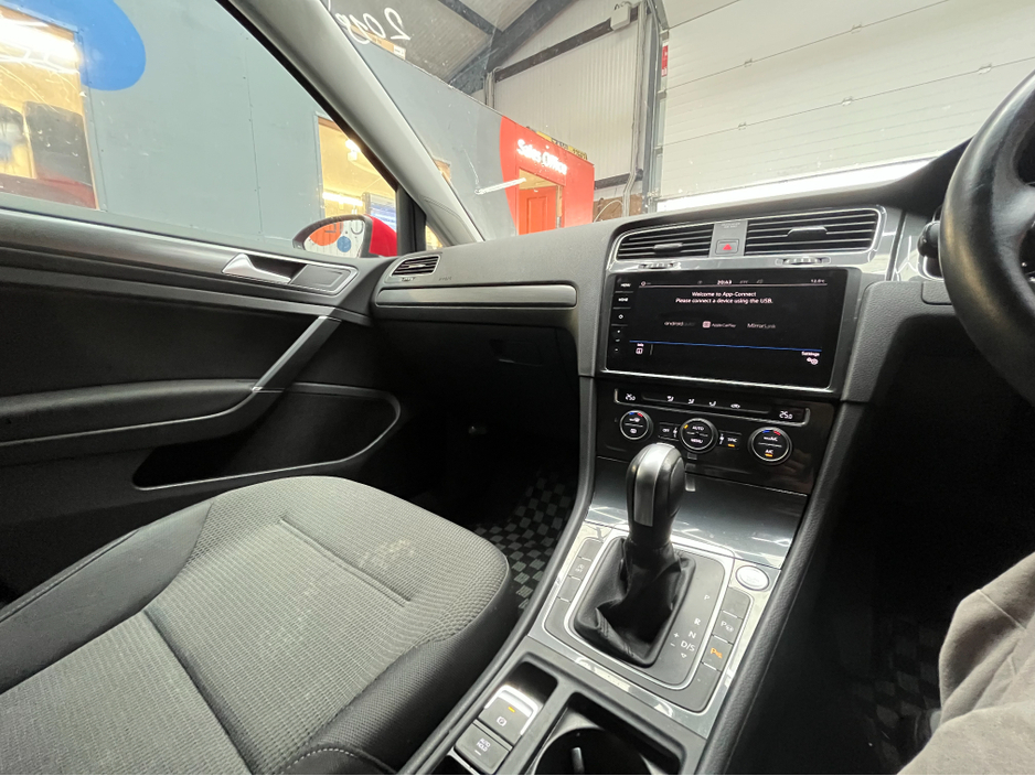 2019 Volkswagen Golf - image 15